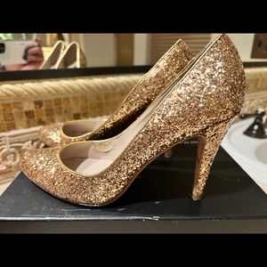 Steven by Steve Madden “Porsche” gold glitter heels